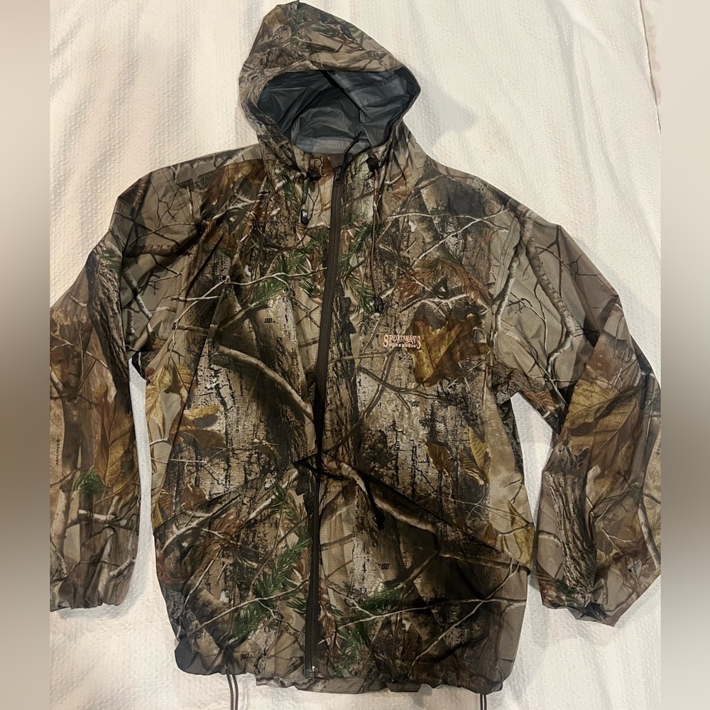 CAMO SPORTMANS WAREHOUSE WIND BREAKER (with cinch-adjustable) size medium